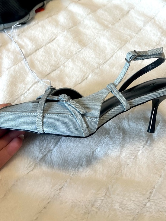 Joe Fresh Slingback Kitten Heels – Light Blue Denim – Pointed Toe – Size 7 – NWT - Picture 4 of 4